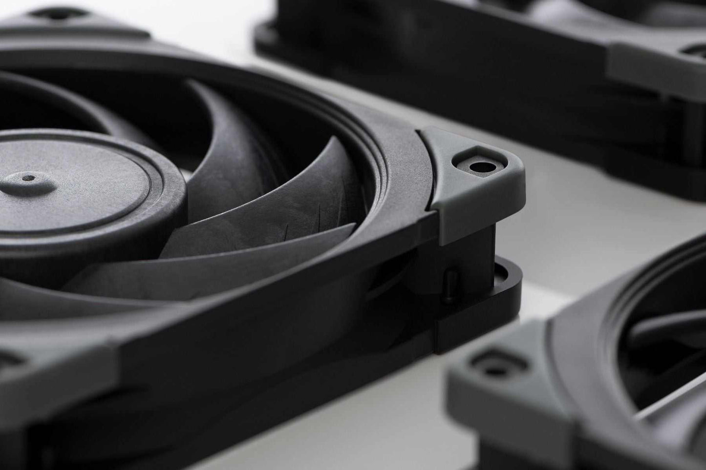 Noctua NF-A12x25 PWM chromax.black.swap 12V 2000RPM 120mm Fan - GPUCONNECT.COM